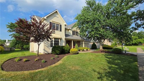 19694 Summer Place Dr, Strongsville, OH, 44149-5618 | Card Image