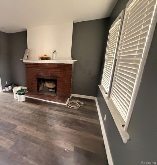 2935 W Philadelphia St, Detroit, MI, 48206-2382 | Card Image