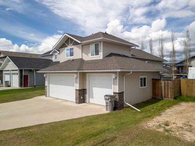 50 Spruce Rd, House detached with 4 bedrooms, 3 bathrooms and 6 parking in Whitecourt AB | Image 2