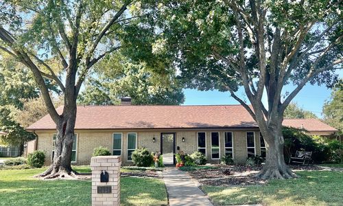 2626 Shoreline Dr, Sherman, TX, 75092-2225 | Card Image