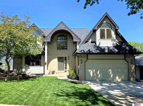 2012 Old Glory Rd, Lincoln, NE, 68521-1142 | Card Image