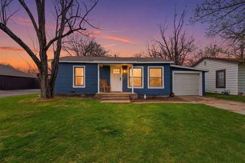 521 Crosby Ave, White Settlement, TX, 76108-1312 | Card Image