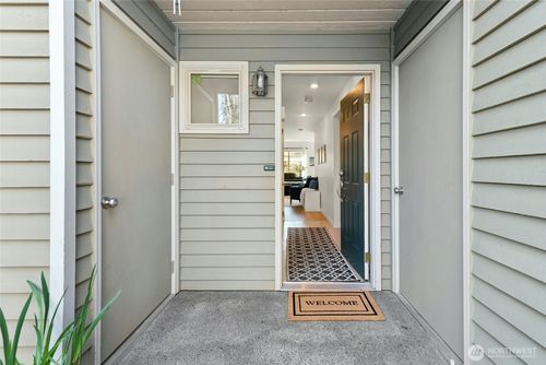 447 7th Ave, Kirkland, WA, 98033-5605 | Card Image