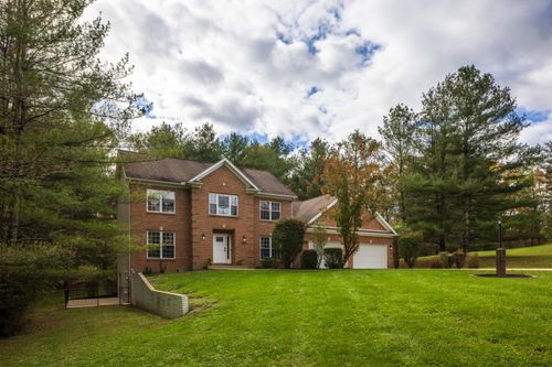 8850 Lavelle Rd, Athens, OH, 45701-9038 | Card Image