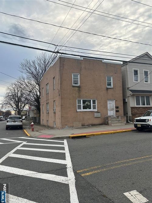 410 Cliff St, Fairview, NJ, 07022-1212 | Card Image