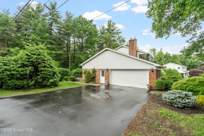 19 Tamarack Ln, House other with 4 bedrooms, 3 bathrooms and 6 parking in Schenectady NY | Image 68