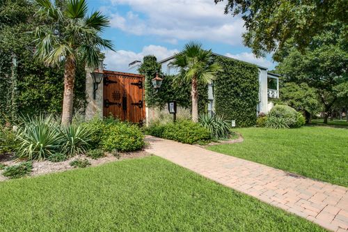 206-5911 E University Blvd, Dallas, TX, 75206-4694 | Card Image