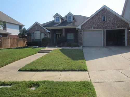 6312 Parkside Dr, Arlington, TX, 76001-8432 | Card Image