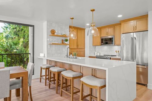 unit-305-2500 Torrey Pines Rd, La Jolla, CA, 92037-3429 | Card Image