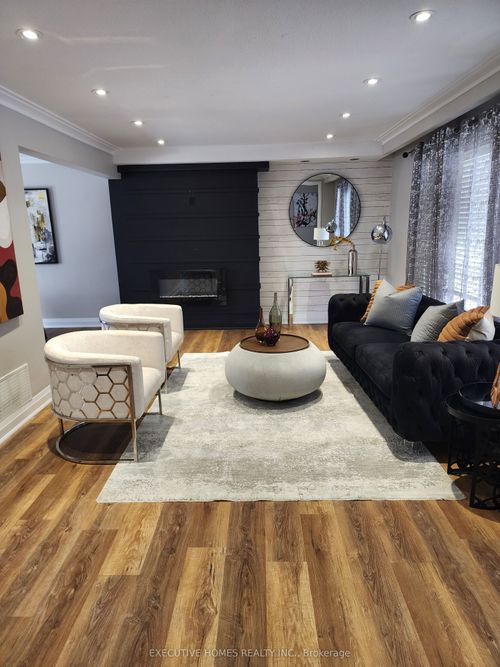 37 Marcella St, Scarborough, ON, M1G1K9 | Card Image