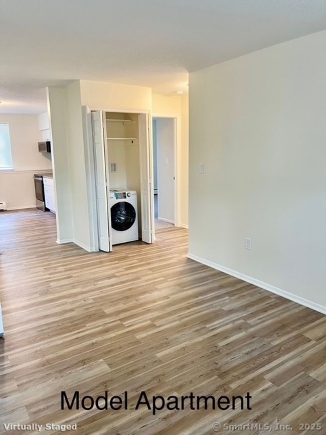 Living Room 2 | Image 7