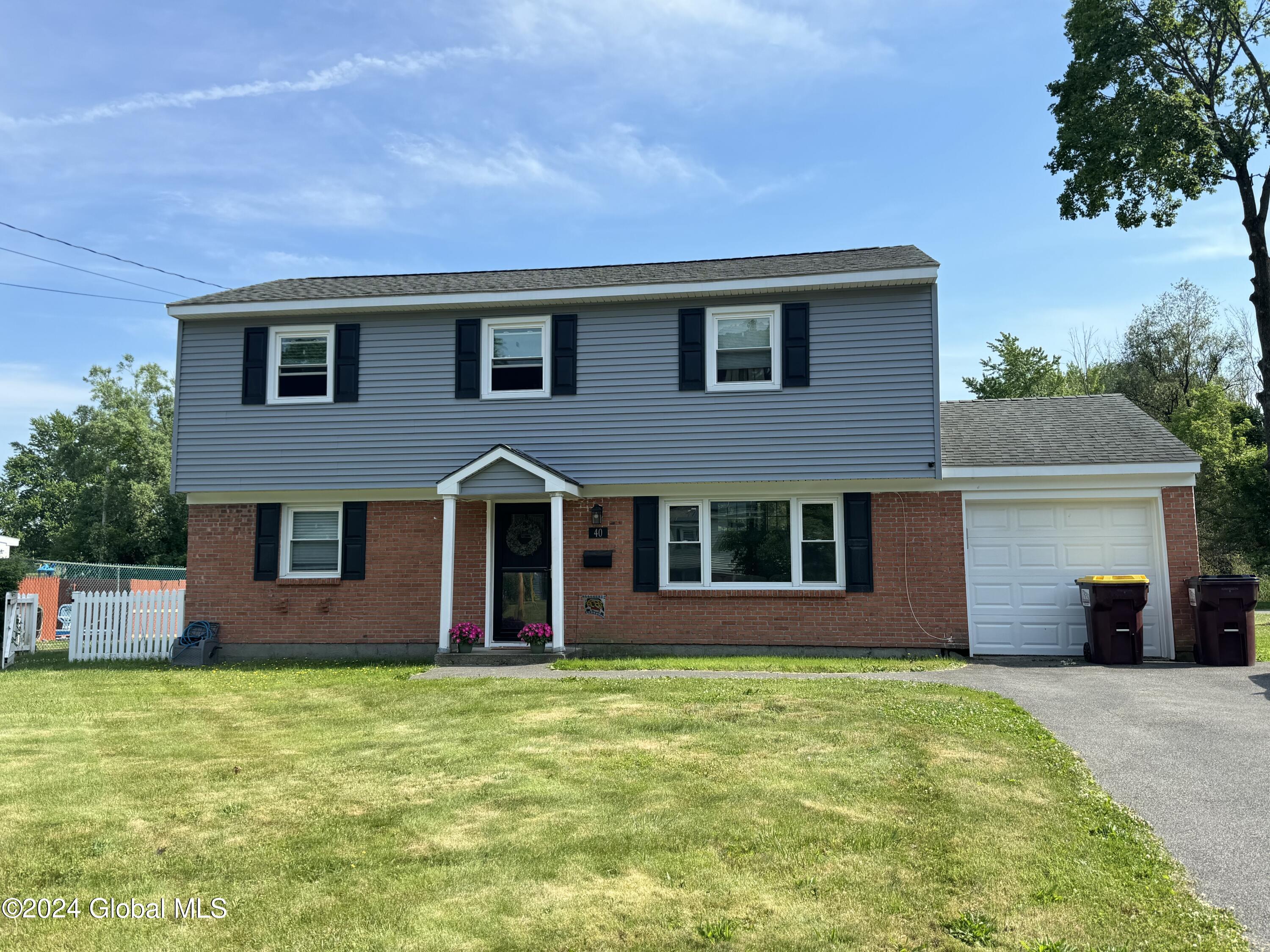 Duncan Dr, Latham, NY 12110