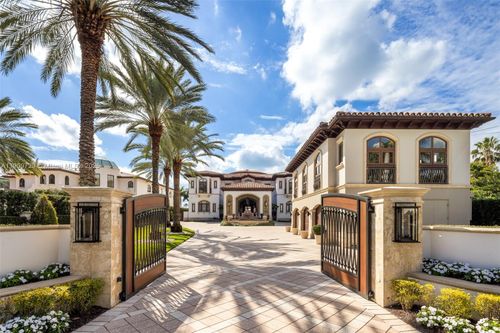 210 Palm Ave, Miami Beach, FL, 33139-5185 | Card Image