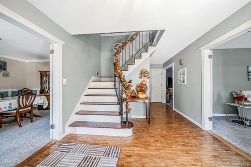 10 Munson St, Medford, NY, 11763-4409 | Card Image