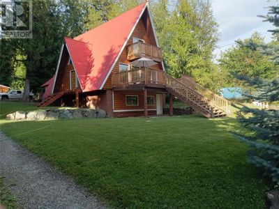 7680 Mountain Dr, House other with 2 bedrooms, 2 bathrooms and 8 parking in Anglemont BC | Image 2