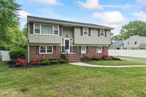 203 Tanglewood Ct, Middletown, NJ, 07748-1022 | Card Image