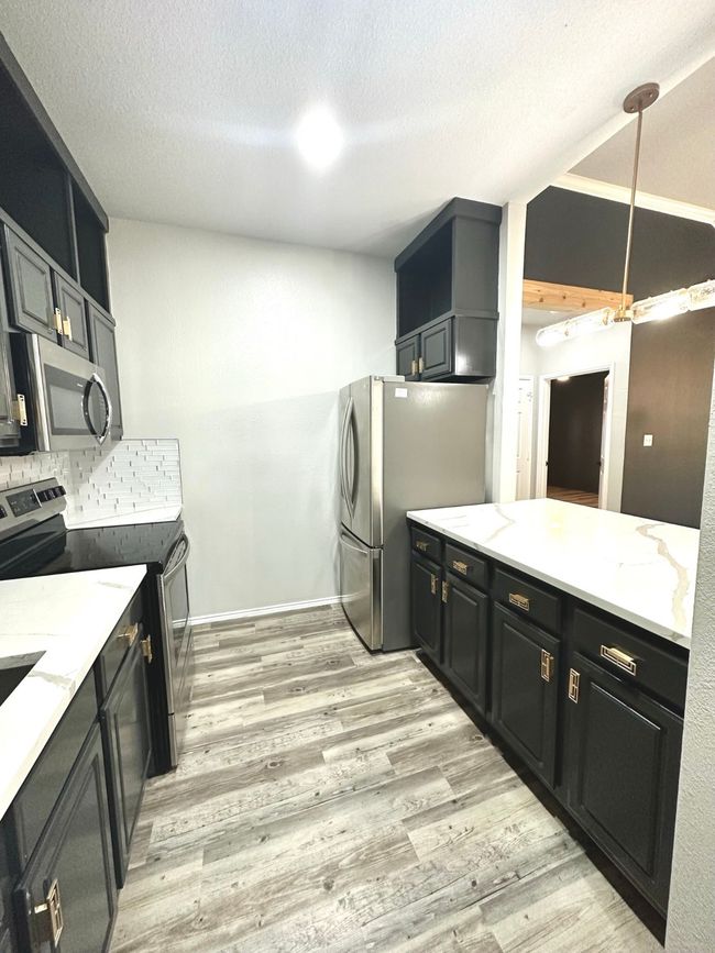 901 Se 10 Th St, Home with 3 bedrooms, 2 bathrooms and null parking in Grand Prairie TX | Image 10