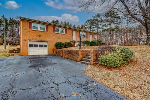 7143 Gladys Rd, Altavista, VA, 24517-4177 | Card Image