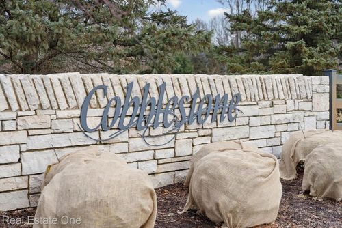 2423 Canterwood, Highland, MI, 48357-4229 | Card Image