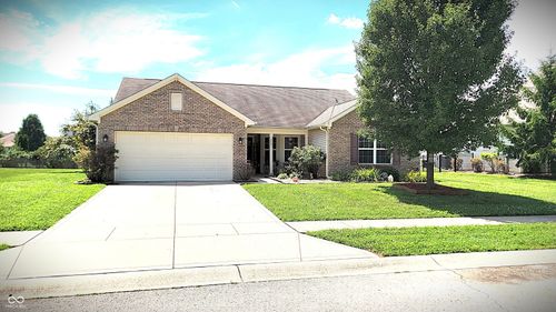 5985 Oakhaven Dr, Greenwood, IN, 46142-9225 | Card Image