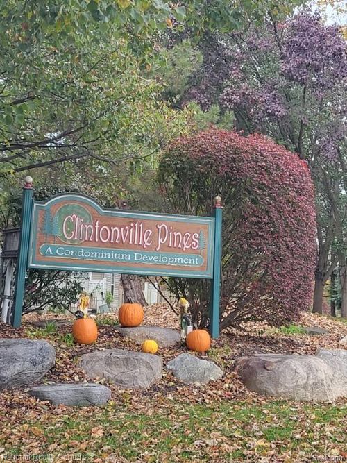 5028 Clintonville Pines Dr, Clarkston, MI, 48346-4170 | Card Image