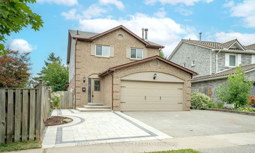 700 Stonepath Cir, Pickering, ON, L1V3T1 | Card Image