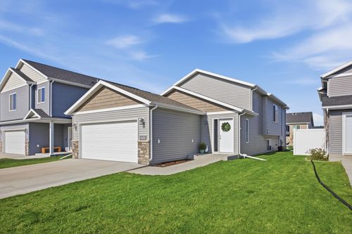2742 Divide Street W, West Fargo, ND, 58078 | Card Image