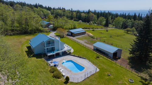2010 Ranch Rd, Roberts Creek, BC, V0N2W5 | Card Image