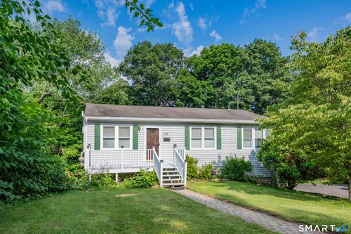 98 Greenwood St, Watertown, CT, 06795-2785 | Card Image
