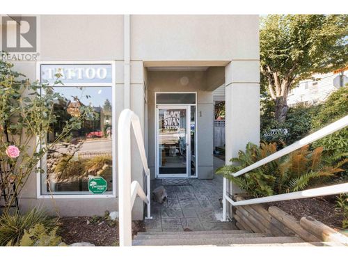 703 Gibsons Way, Gibsons, BC, V0N1V9 | Card Image