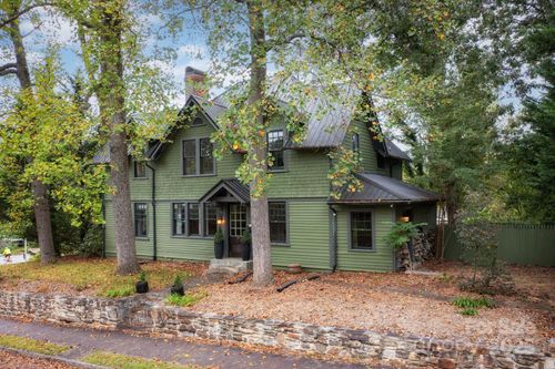 11 Cullowhee St, Asheville, NC, 28801-1605 | Card Image