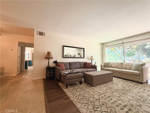 u1-24525 Trevino Dr, Valencia, CA, 91355-2831 | Card Image