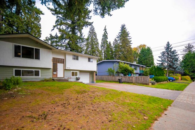 2579 Patricia Avenue, House other with 4 bedrooms, 2 bathrooms and 3 parking in Port Coquitlam BC | Image 3