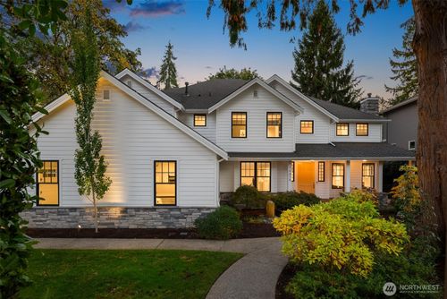 10475 Se 23rd St, Bellevue, WA, 98004-7208 | Card Image