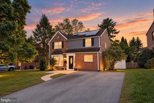 1638 Surrey Ln, HAVERTOWN, PA, 19083-2515 | Card Image