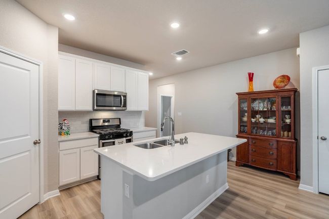 115 Oakdale Meadows Ln, House other with 3 bedrooms, 2 bathrooms and 2 parking in Hutto TX | Image 6