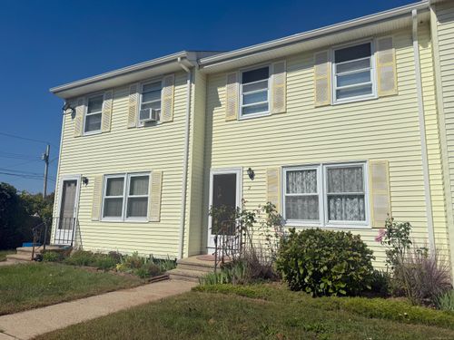 apt-t2-87 Gerrish Ave, East Haven, CT, 06512-2706 | Card Image