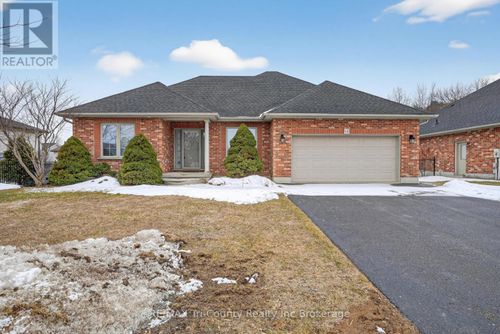 14 Yeager Ave, Simcoe, ON, N3Y5M6 | Card Image