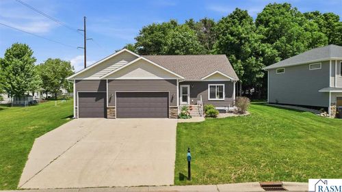 300 Tanager Rd, Mankato, MN, 56001-6247 | Card Image