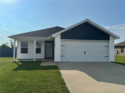 920 S Sparrow St, Siloam Springs, AR, 72761-4085 | Card Image