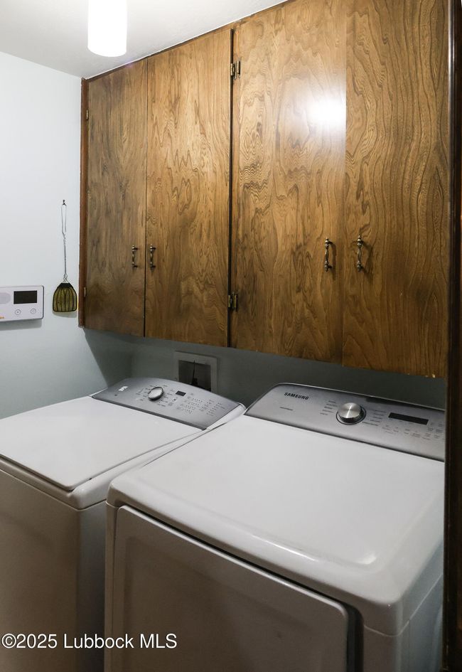 2512 Holliday St, House other with 3 bedrooms, 2 bathrooms and null parking in Plainview TX | Image 13