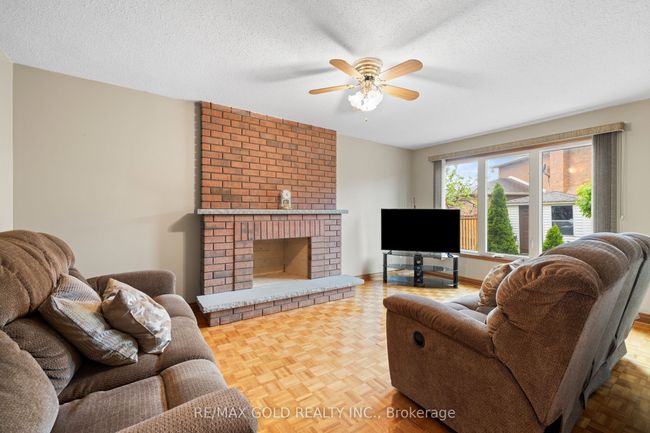 74 Belview Ave, House other with 5 bedrooms, 4 bathrooms and 4 parking in Woodbridge ON | Image 11