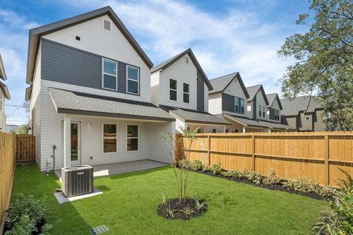 5624 Bertellis Ln, Houston, TX, 77091-4726 | Card Image
