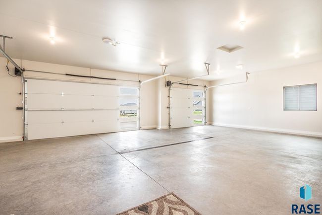 6613 E Corsair Dr, House other with 3 bedrooms, 3 bathrooms and null parking in Sioux Falls SD | Image 31