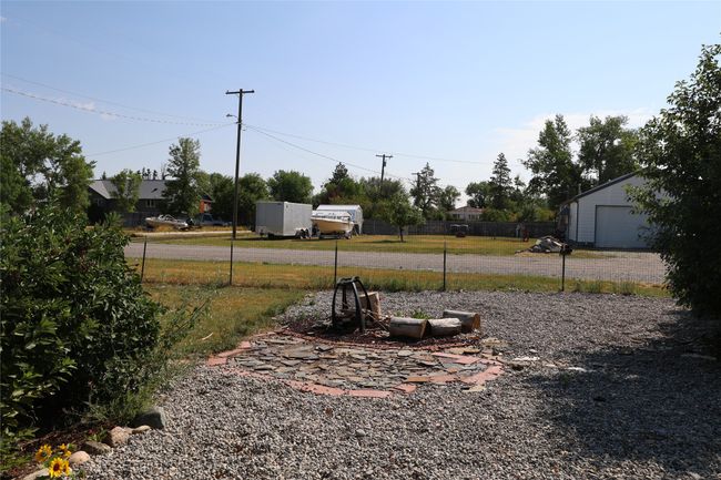 Yard | Image 6