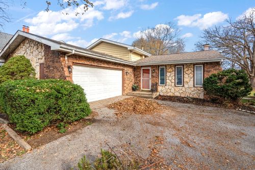 1586 Sunnyslope Dr, Crown Point, IN, 46307-9314 | Card Image