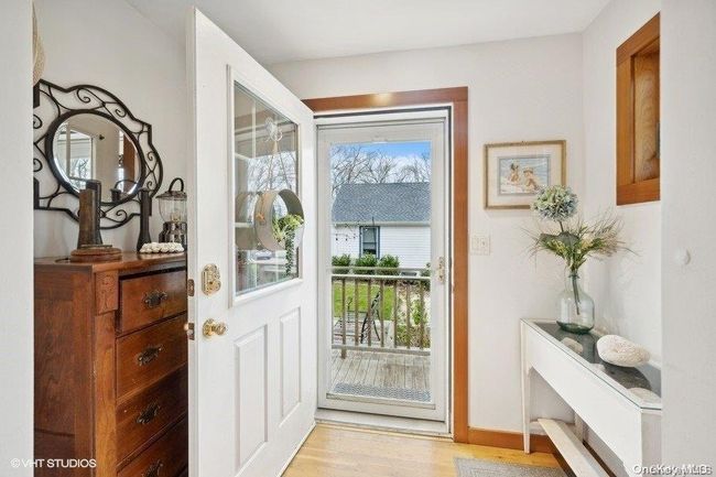 welcoming main entrance | Image 13