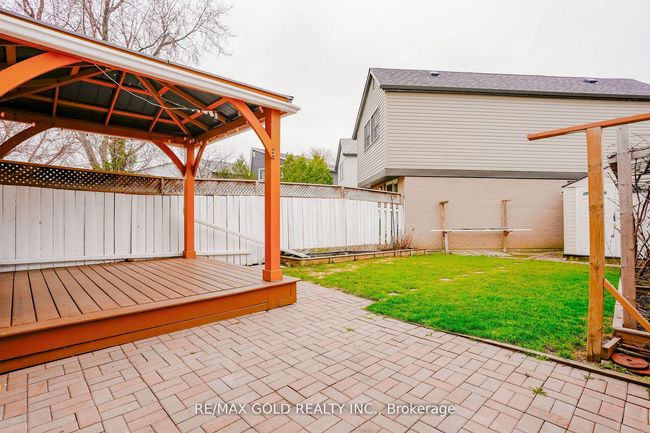 9 Havendale Crt, House attached with 4 bedrooms, 2 bathrooms and 5 parking in Brampton ON | Image 35
