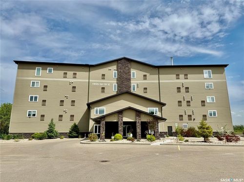303-1600 1st Street E, Prince Albert, SK, S6V1G7 | Card Image