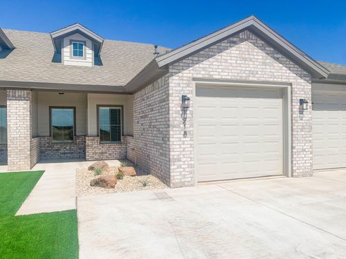 1218 N 7th St, Wolfforth, TX, 79382-2106 | Card Image